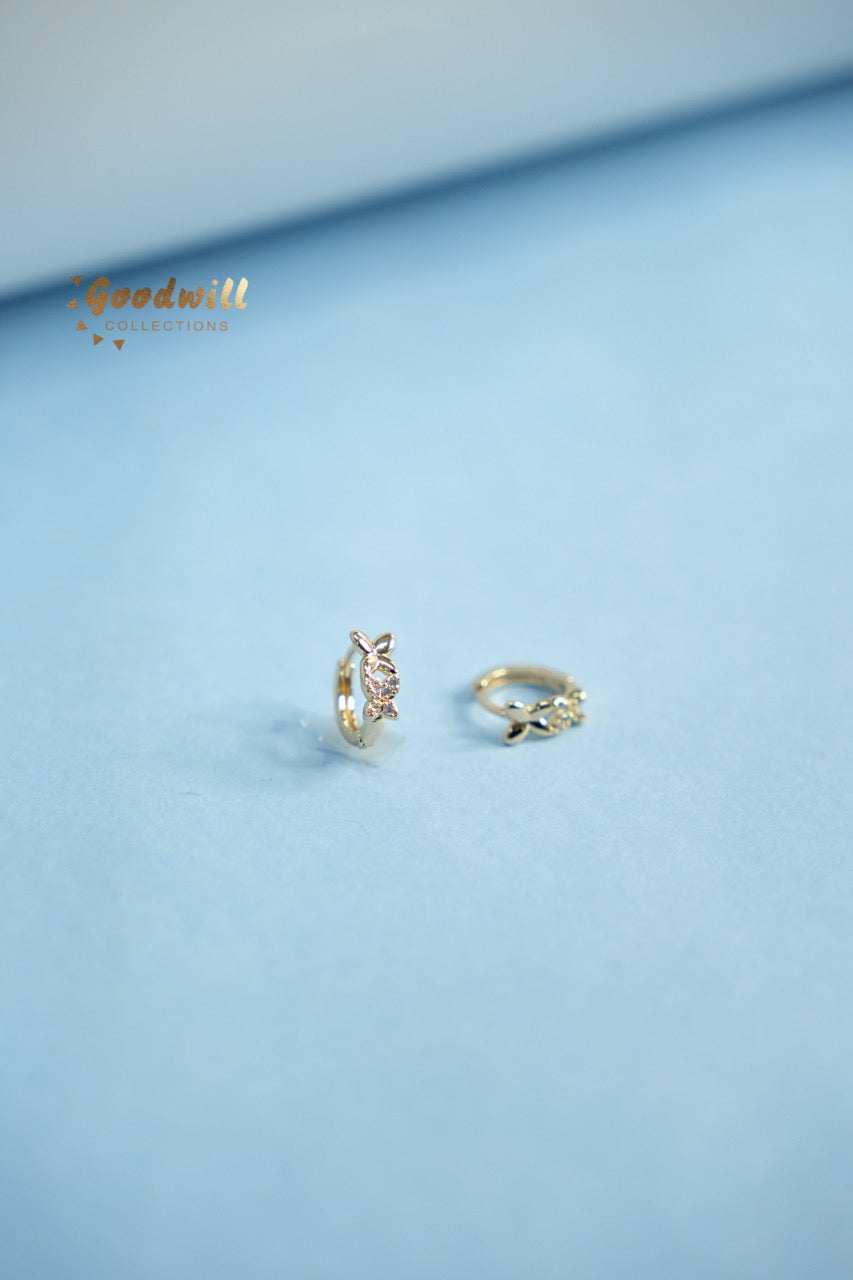 TINY STONE STUDDED FLORAL HOOPS