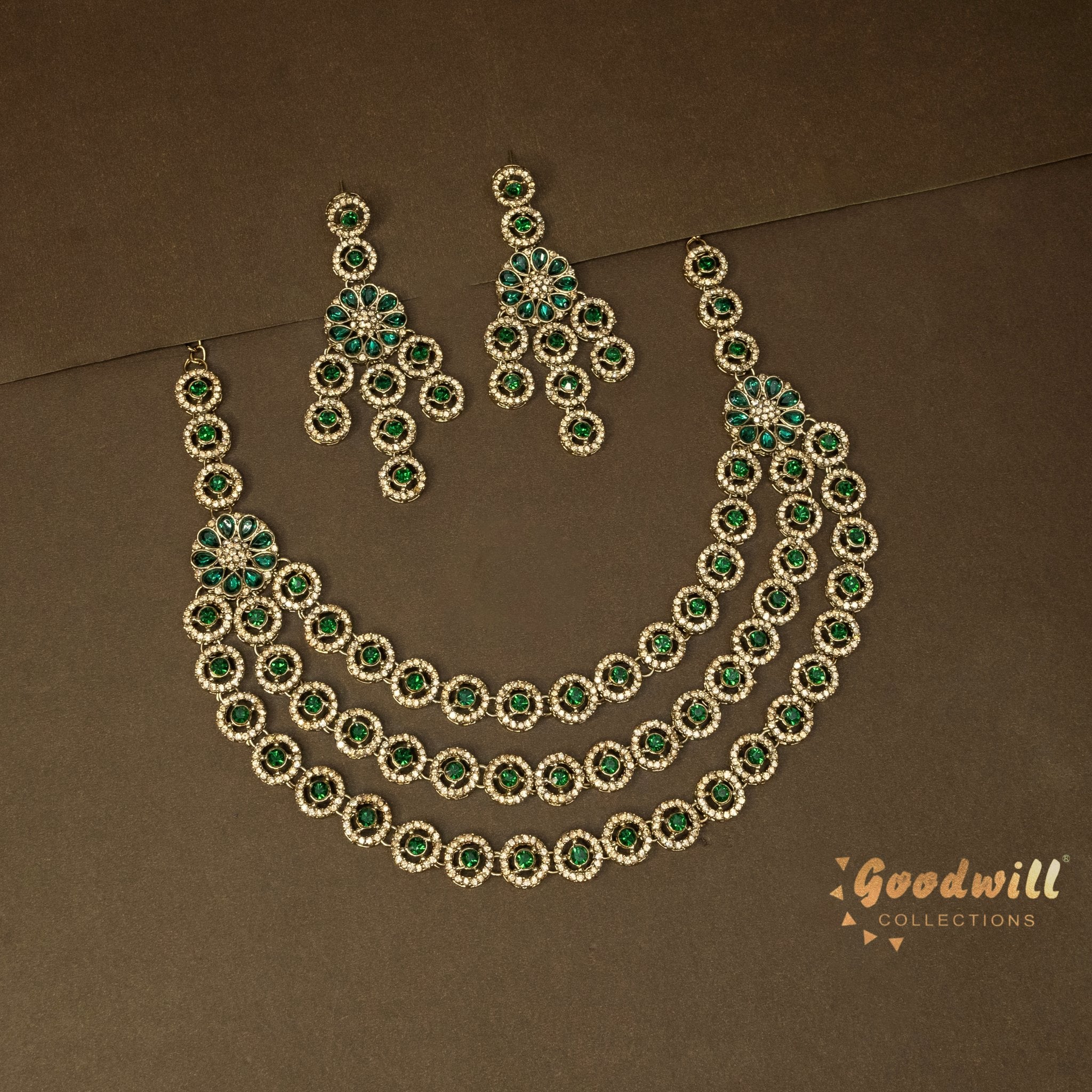 GOLD THREE LAYER STONE NECKLACE SET