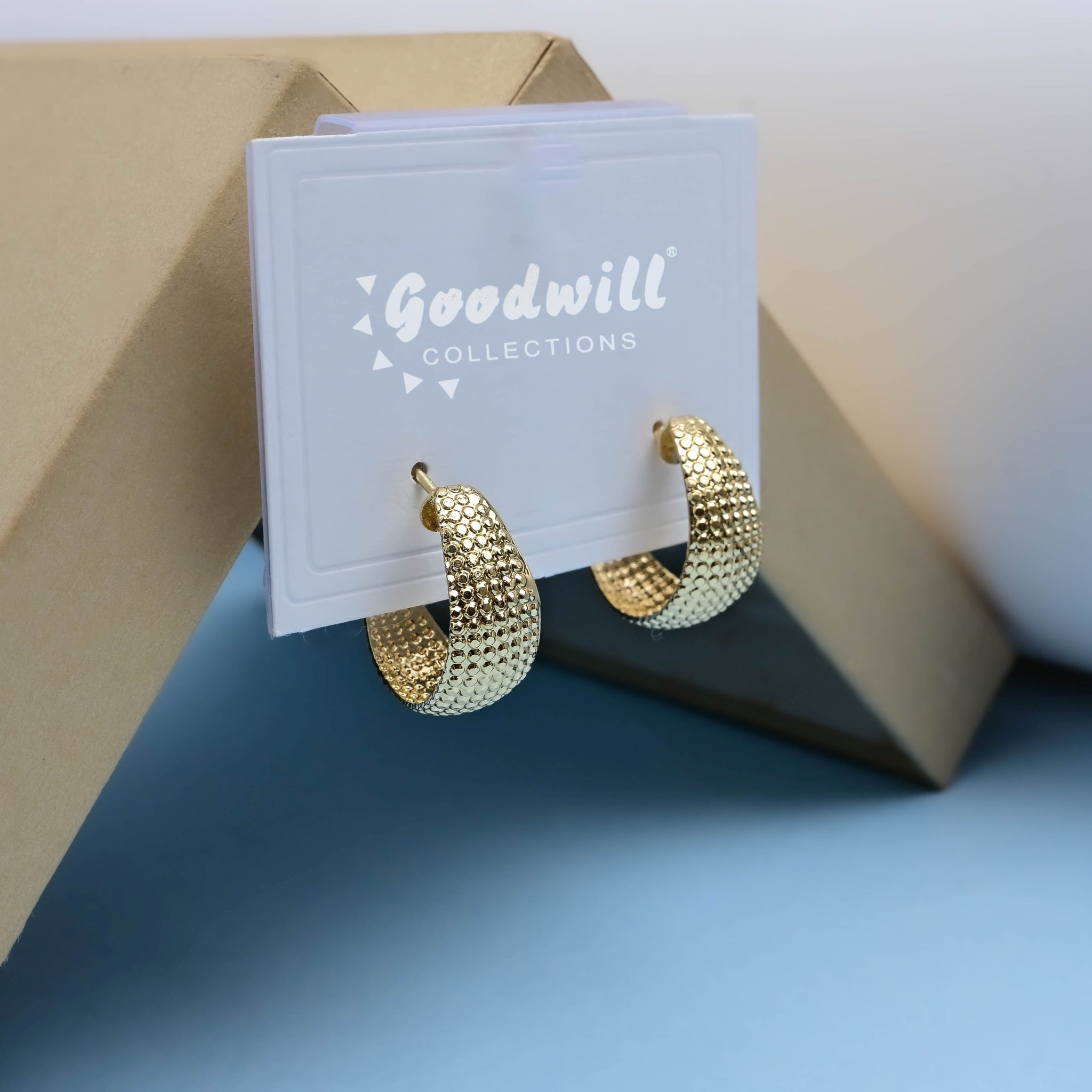 GOLDEN DOT TEXTURED HOOPS
