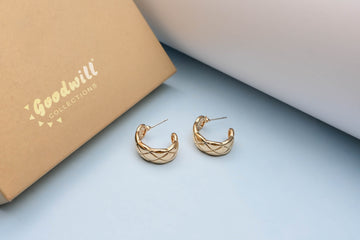 GOLDEN CROSS RIBBED LINES HOOPS