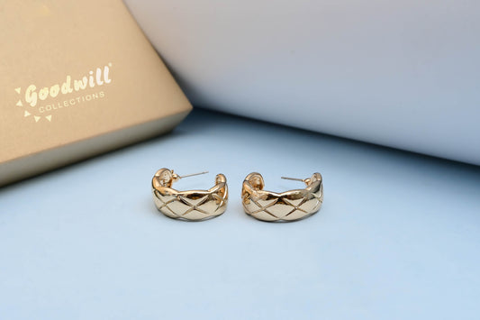 GOLDEN CROSS RIBBED LINES HOOPS