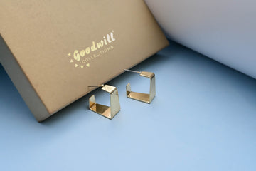 GOLDEN SQUARE SHAPE HOOPS