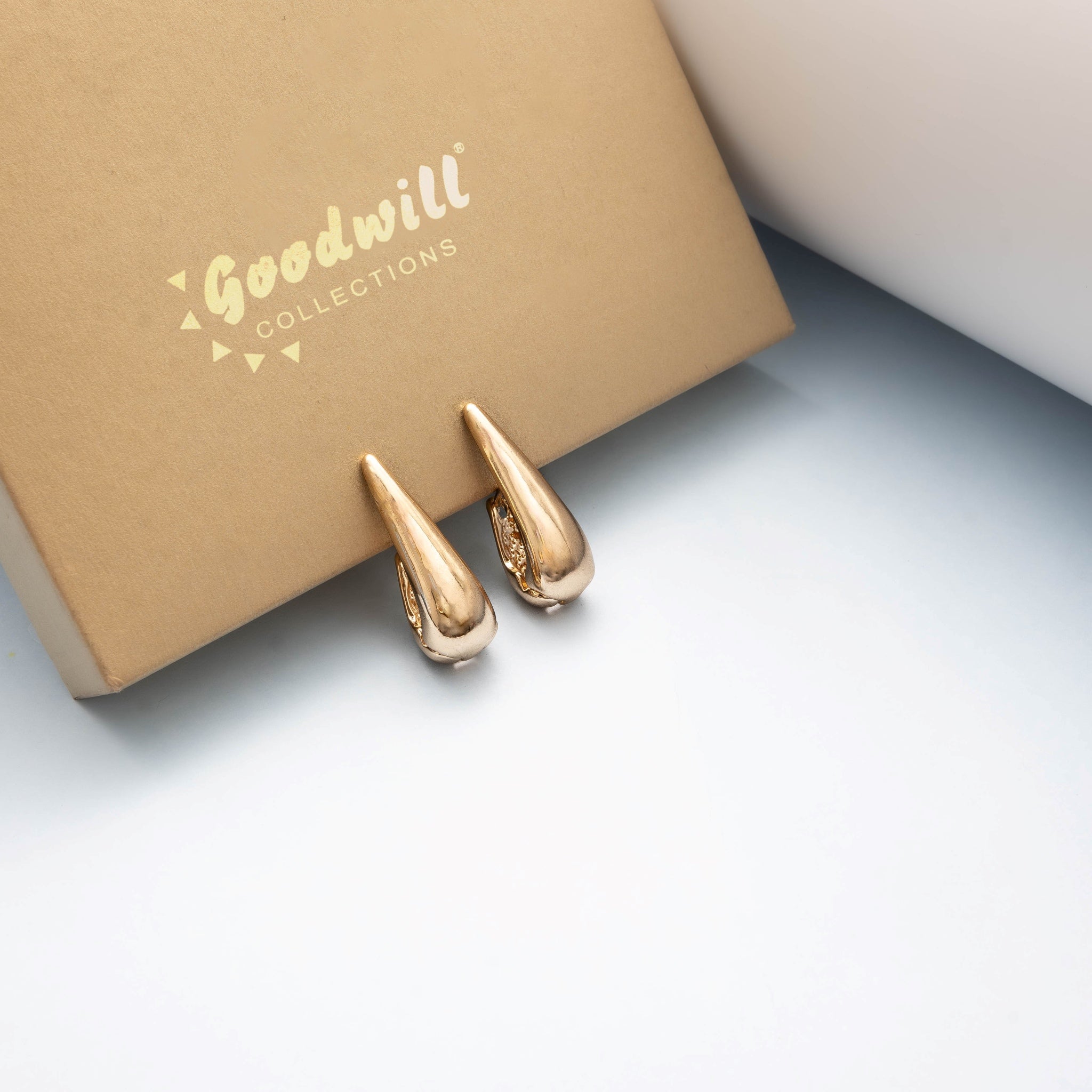 GOLDEN WATER DROP DESIGN HOOPS