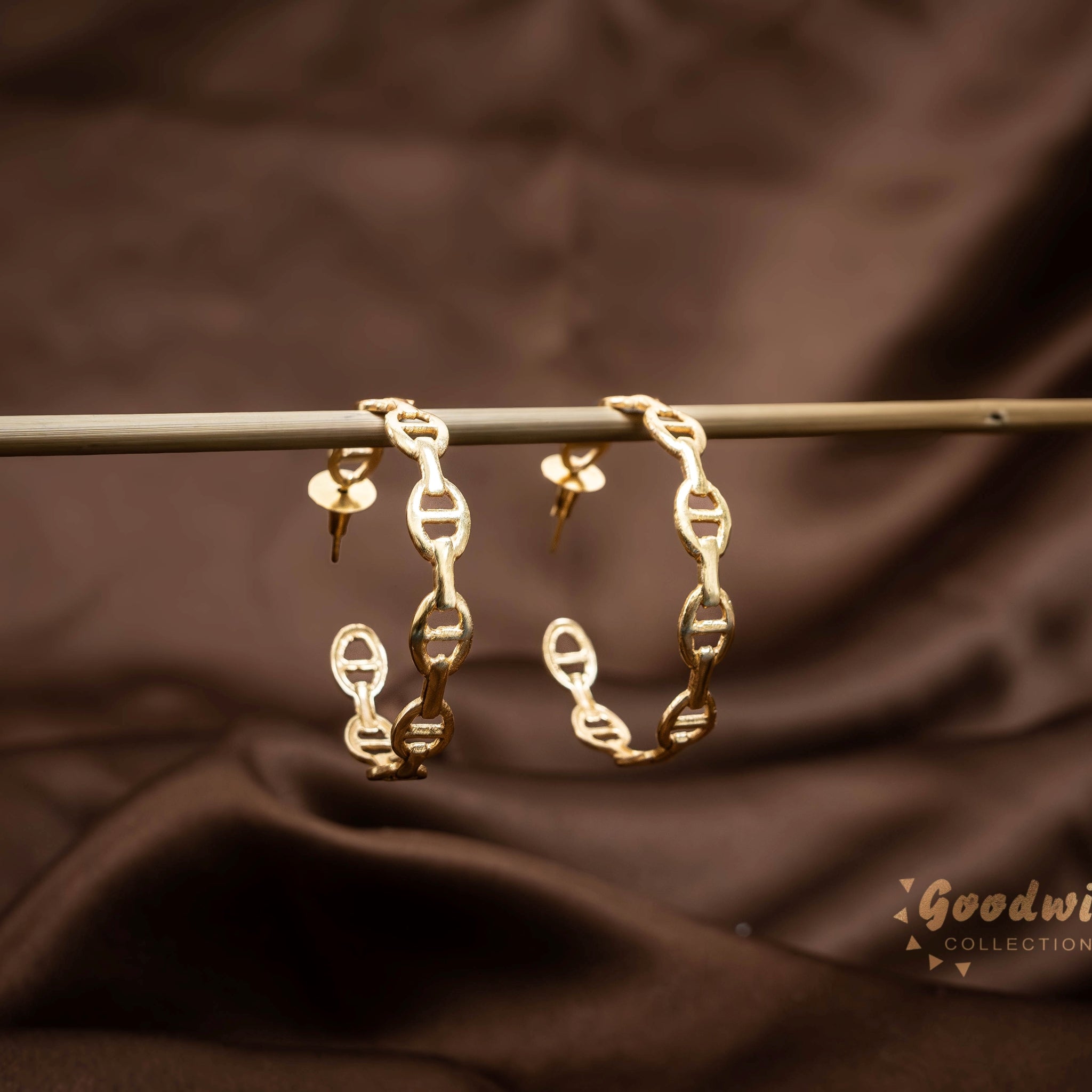 STATEMENT LOCK STYLE RING EARRINGS