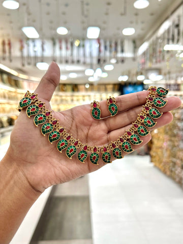 KEMP MANGA NECKLACE SET